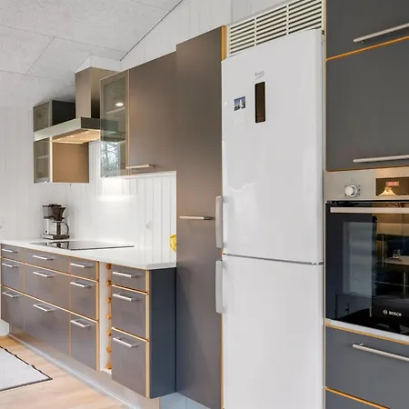 Vakantiehuis Ridvan - 500m From The Sea By Interhome *