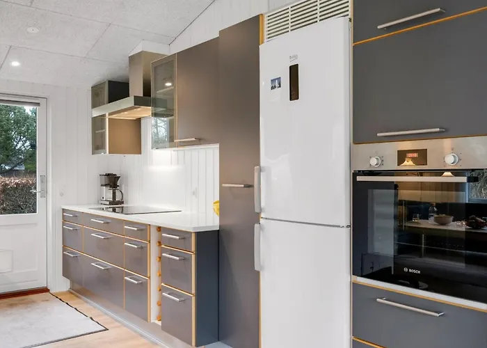 Vakantiehuis Ridvan - 500m From The Sea By Interhome *